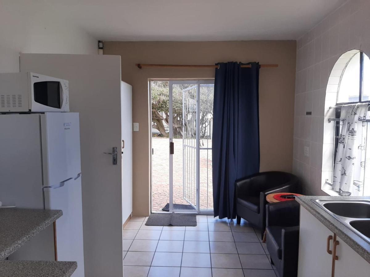 Oom Piet Accommodation Gansbaai Bagian luar foto