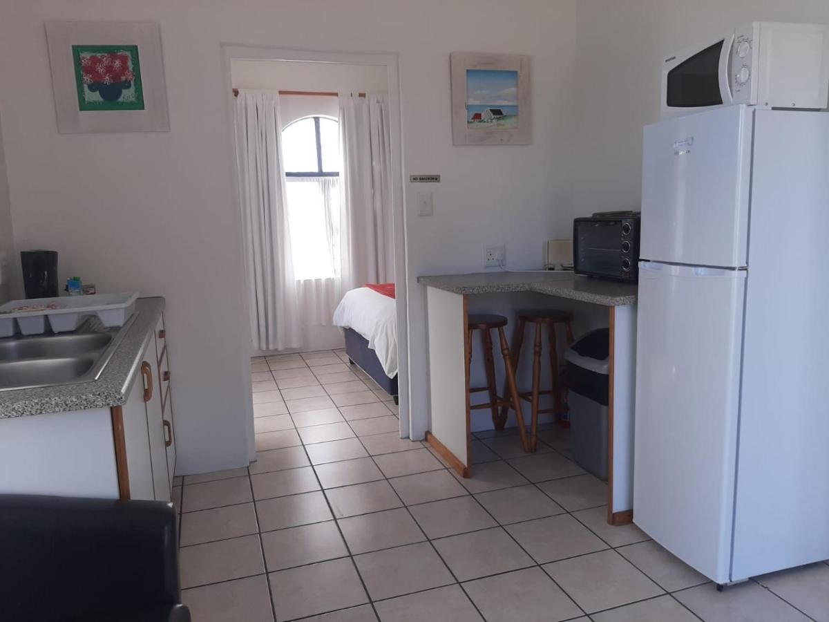 Oom Piet Accommodation Gansbaai Bagian luar foto