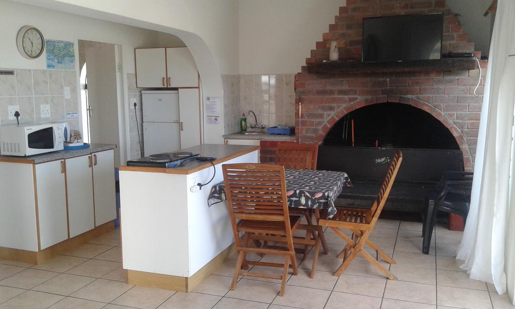 Oom Piet Accommodation Gansbaai Bagian luar foto