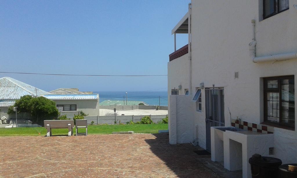 Oom Piet Accommodation Gansbaai Bagian luar foto