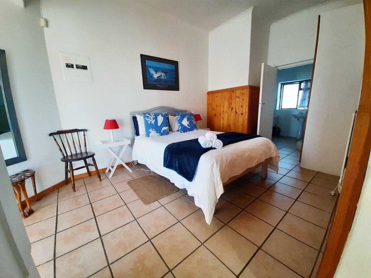 Oom Piet Accommodation Gansbaai Bagian luar foto